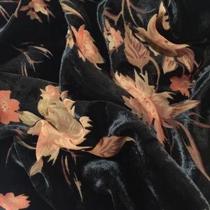 [FINAL PRICE] Contemporary Floral Velvet Kimono